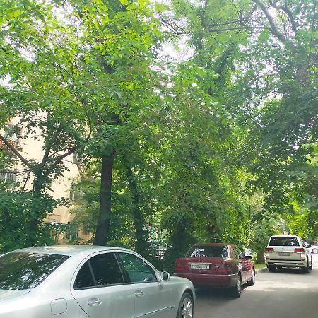Квартира Рядом Арбата, Гоголя 92 Almaty Eksteriør billede